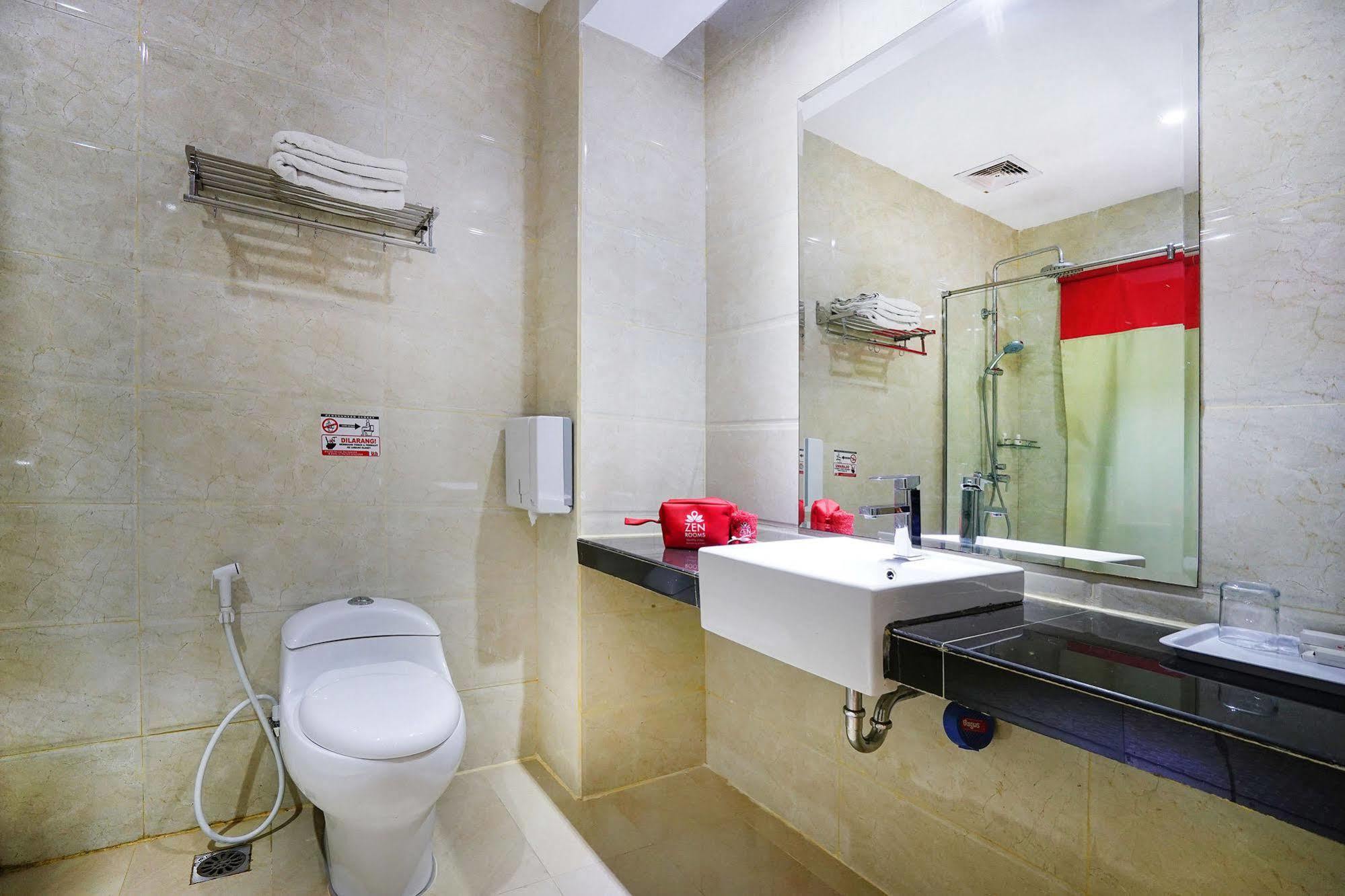 Zen Rooms Near Bcs Mall Penuin Batam Exteriér fotografie