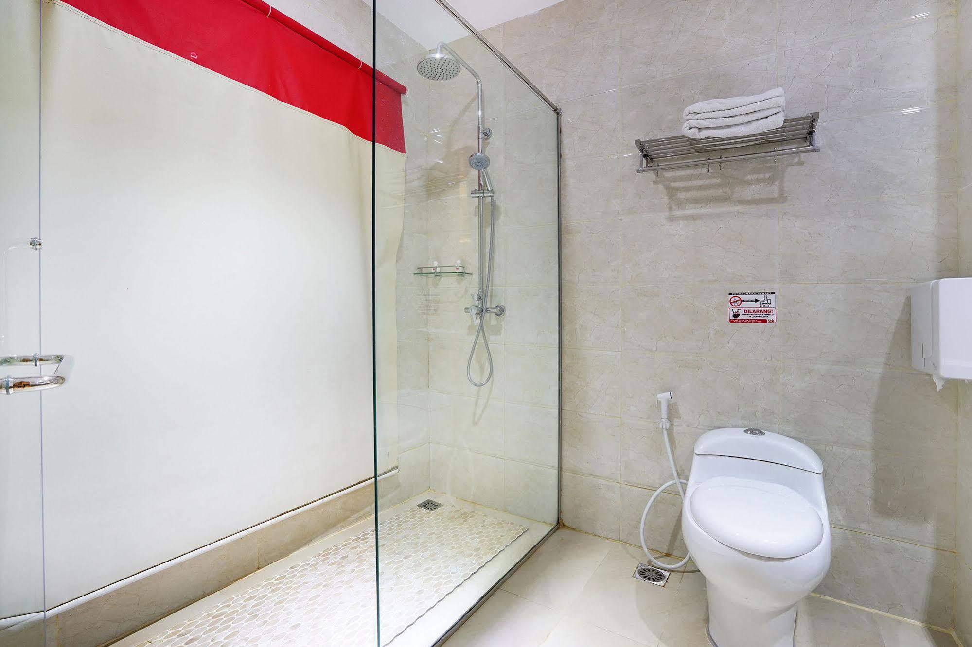 Zen Rooms Near Bcs Mall Penuin Batam Exteriér fotografie