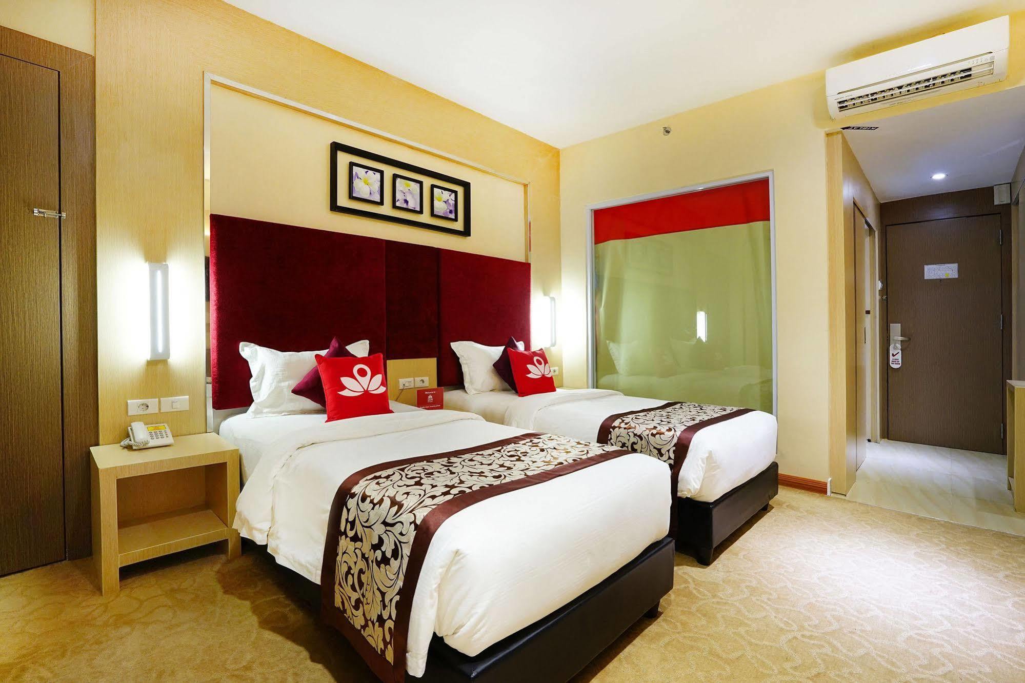 Zen Rooms Near Bcs Mall Penuin Batam Exteriér fotografie